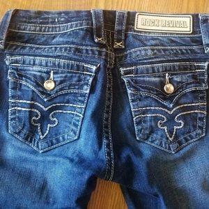 Rock Revival skinny. Mid-rise